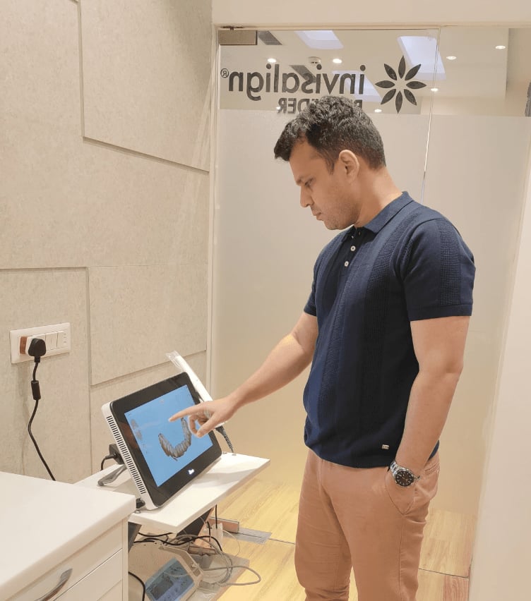 3D digital dental scan used to measure jawbone height, width and density before placing a dental implant in Indirapuram